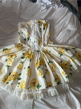 Windsor | Dresses | Windsor Lovely Nights Strapless Lace Ruffle Skater Dress | Poshmark Windsor | Dresses | Windsor Lovely Nights Strapless Lace Ruffle Skater Dress | Poshmark